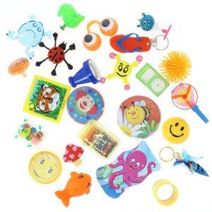 24 pequeos juguetes mixtos (de 6 a 9,5 cm mx.) - Calendario de Adviento