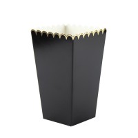 8 cajas de palomitas de maz festoneadas en negro y dorado