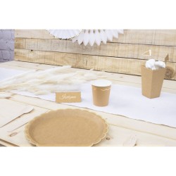 8 tarjetas de mesa festoneadas en kraft y dorado. n1