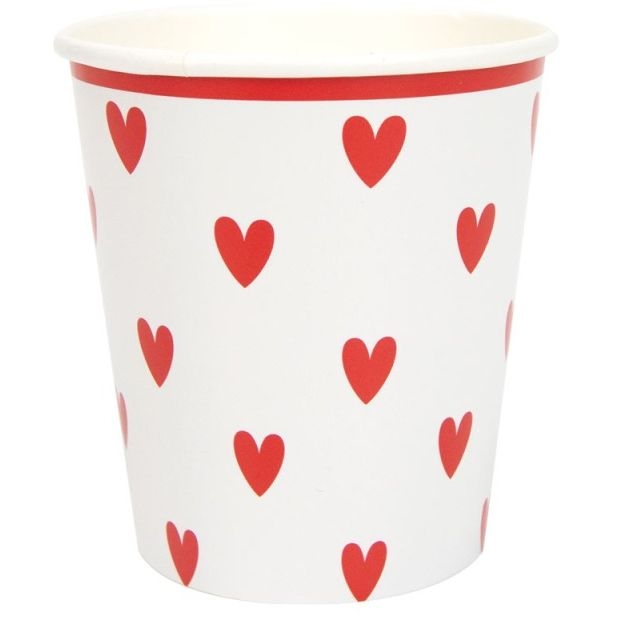 8 tazas de corazoncitos festoneados 