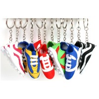 1 llavero de zapato de ftbol - 7 cm
