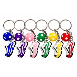 1 llavero con forma de bota de f�tbol y bal�n