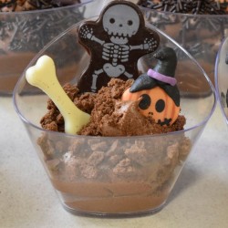 2 esqueletos de Halloween (4, 6 cm) - Chocolate negro. n7