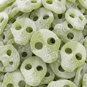 10 caramelos de manzana con forma de calavera