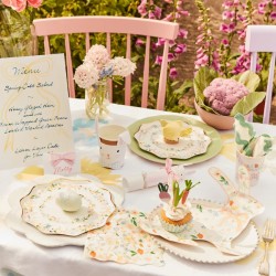8 platos pequeños con motivos florales. n°2