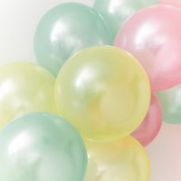 16 globos arcoiris pastel